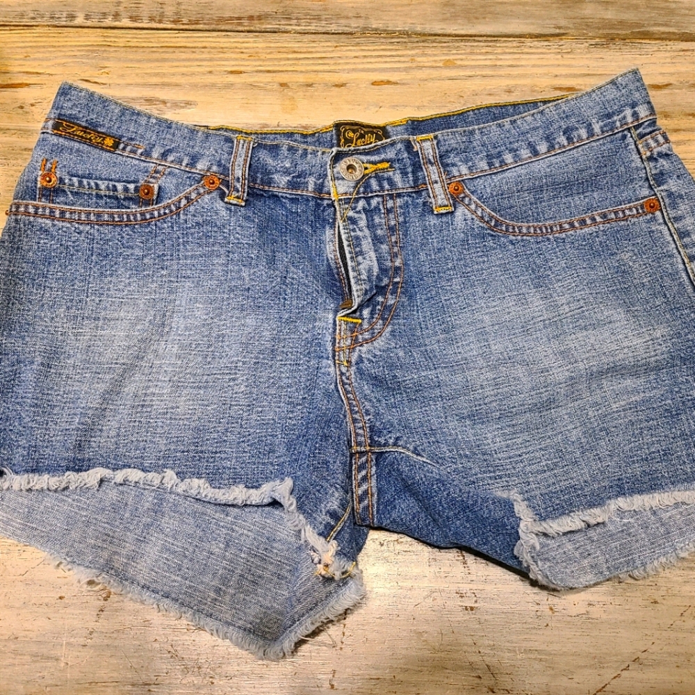 LUCKY Jean Shortz